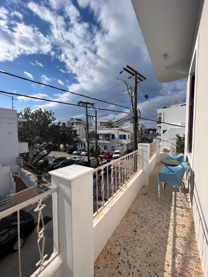 Tinos Central Perfection Buitenkant foto